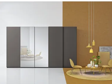 Armadio con ante scorrevoli Golf Linear W123 in melaminico e vetro di Colombini Casa