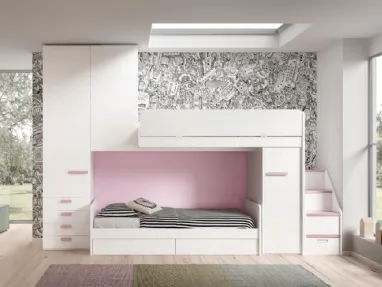 Camera finitura Bianco e Rosa con soppalco Room171 di Zg Mobili