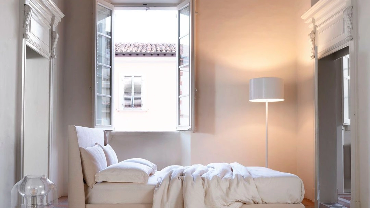 Letto imbottito Eddie di Noctis