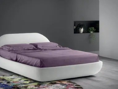 Letto imbottito di design dalle forme morbide e arrotondate con testiera Fresh di Bside