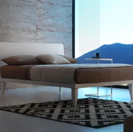 Letto matrimoniale in melaminico con testiera Niky Legno di Ergogreen