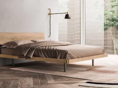 Letto con testiera Urban in essenza legno smoke di Mab