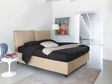 Letto imbottito Vera di Noctis