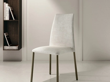 Sedia Cherry rivestita in ecopelle di Ingenia