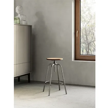 Sgabello Polaris con struttura in metallo verniciato e seduta in legno di Arredo3