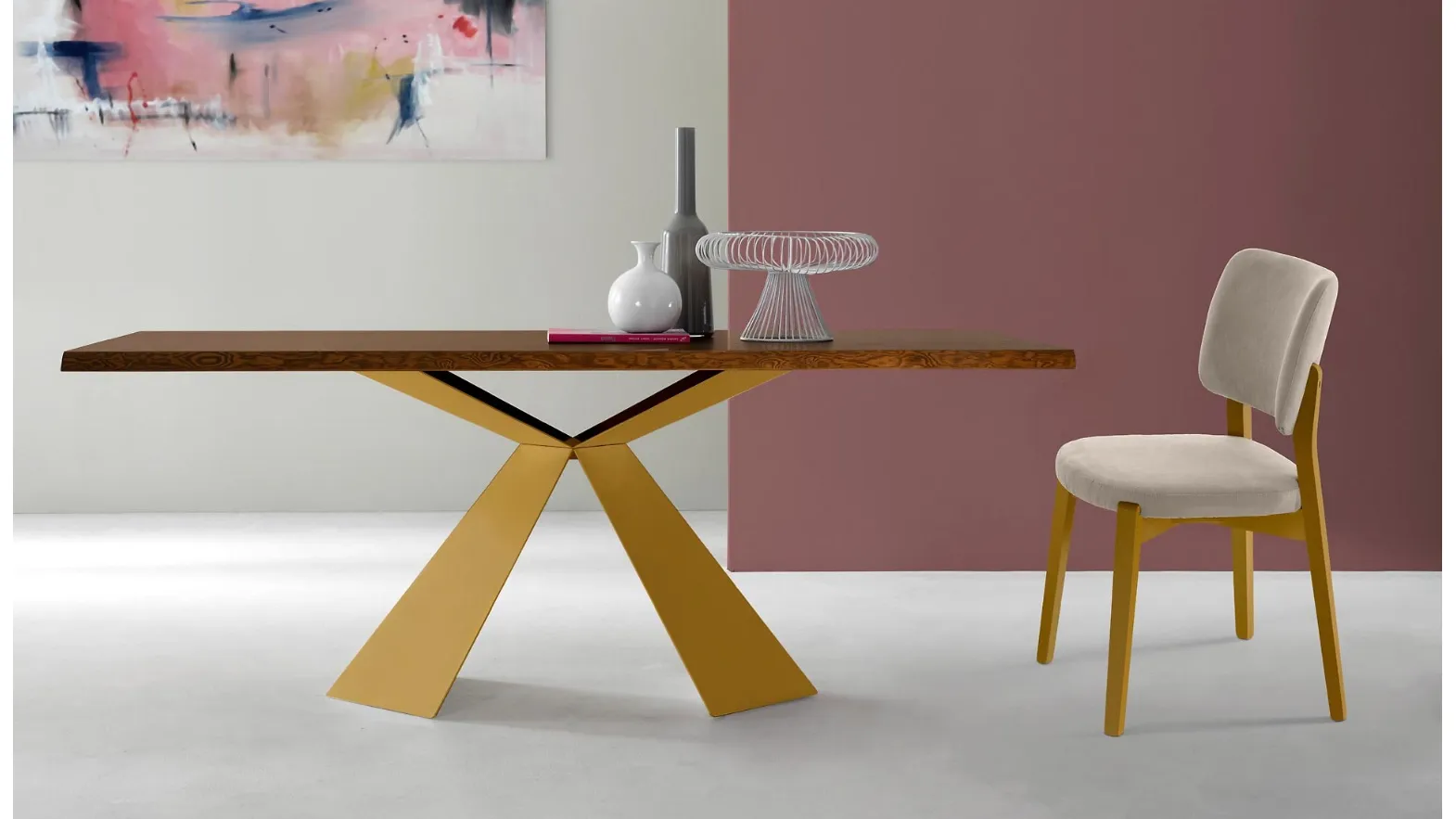 Sedia in legno imbottita Tecla Oro di Eurosedia
