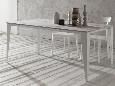 Tavolo allungabile Key con top in laminato e gambe in metallo verniciato di Arredo3