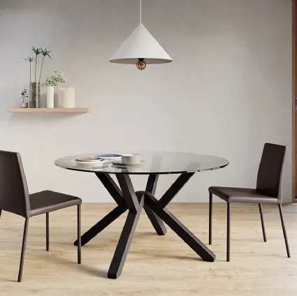 Tavolo rotondo Porto con piano in vetro temperato e basamento in legno di Arredo3