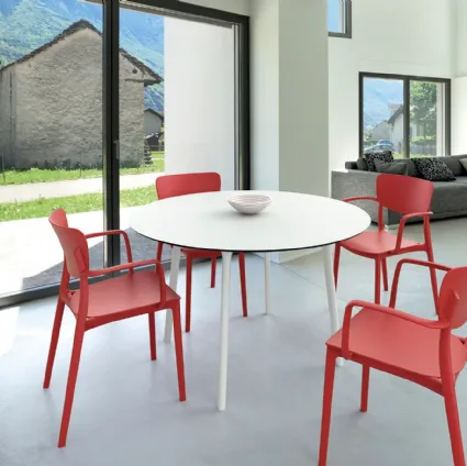 Tavolo rotondo Maya con top in laminato HPL bianco e struttura in termoplastic bianco di Eurosedia