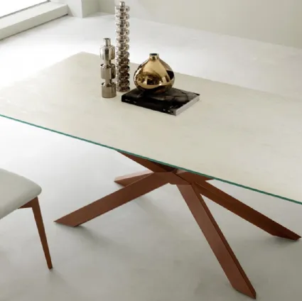 Tavolo di design con struttura in metallo e piano in vetro Mikado di Eurosedia