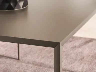 Tavolo in laccato opaco Argilla Slim di Orme