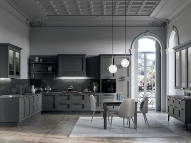 Cucina Classica angolare in laccato opaco Grigio e top in laminam Nero Greco Meg di Arredo3
