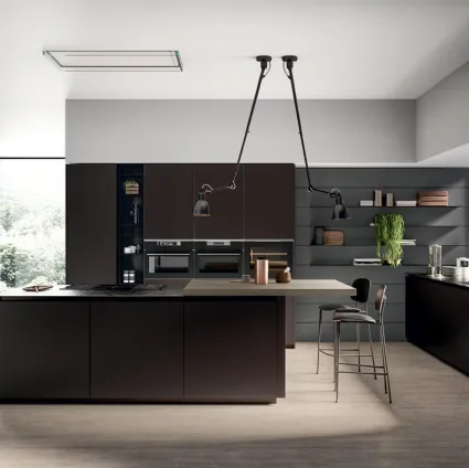 Cucina Moderna con isola in vetro opaco Caffè e penisola in impiallacciato Rovere safari Glass 2 0 di Arredo3